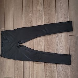 Chelsea DeBoer by Lily & Lottie faux leather leggings size small